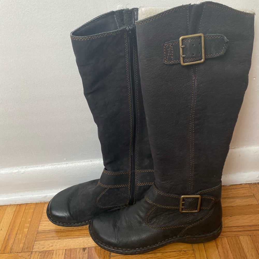 B.o.c knee high boots with zipper detail